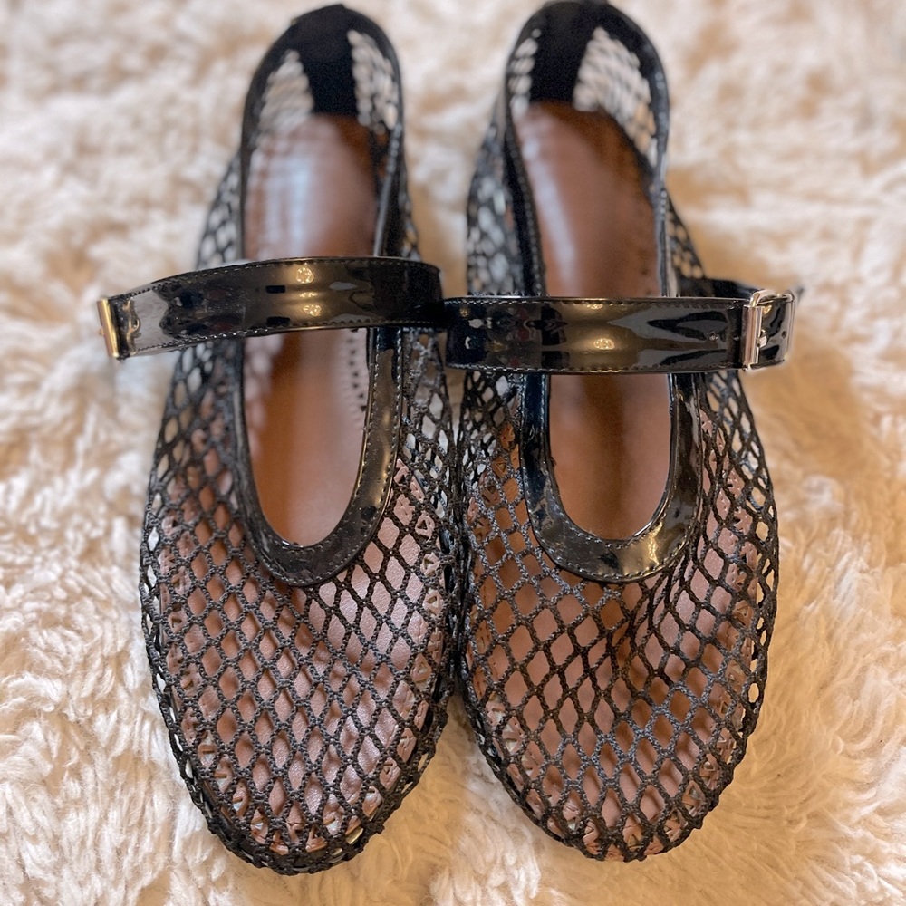 Trendy Mesh Mary Jane flats